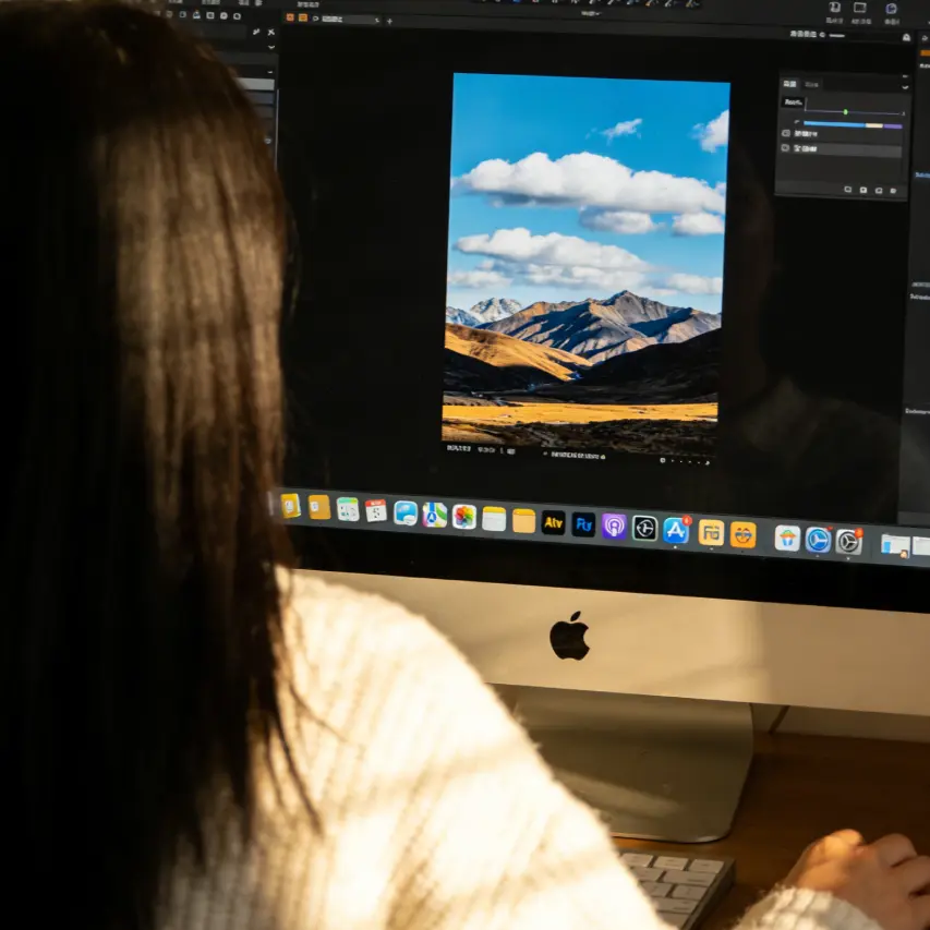 Freelancer using a photo editor